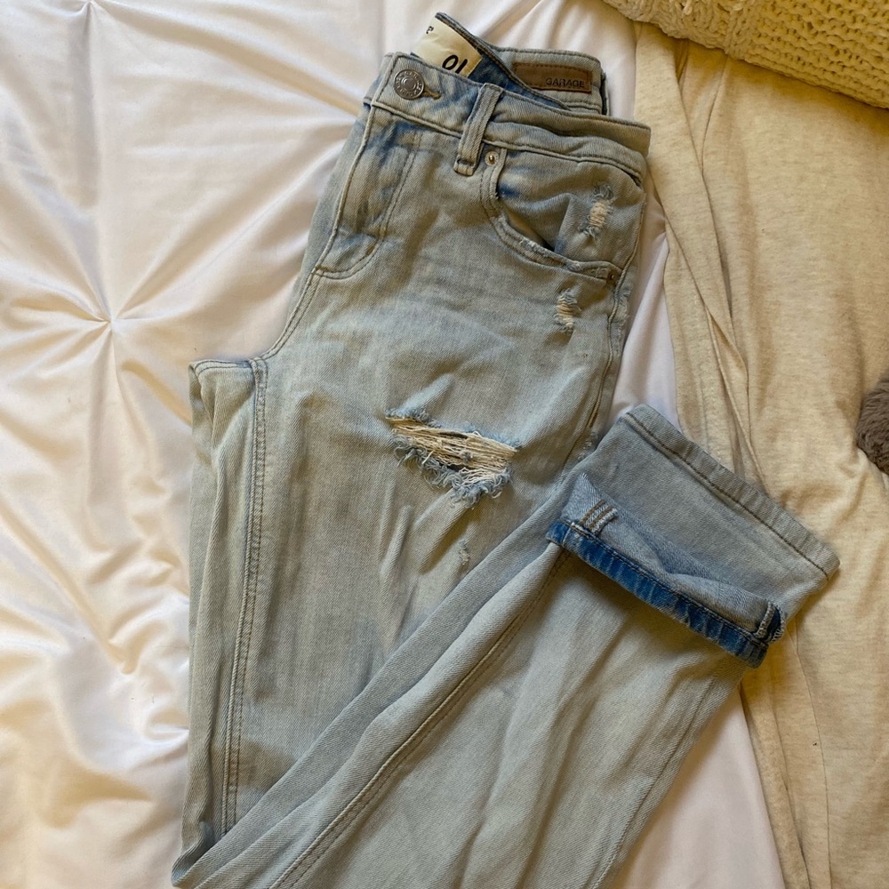 GARAGE girlfriend jeans.